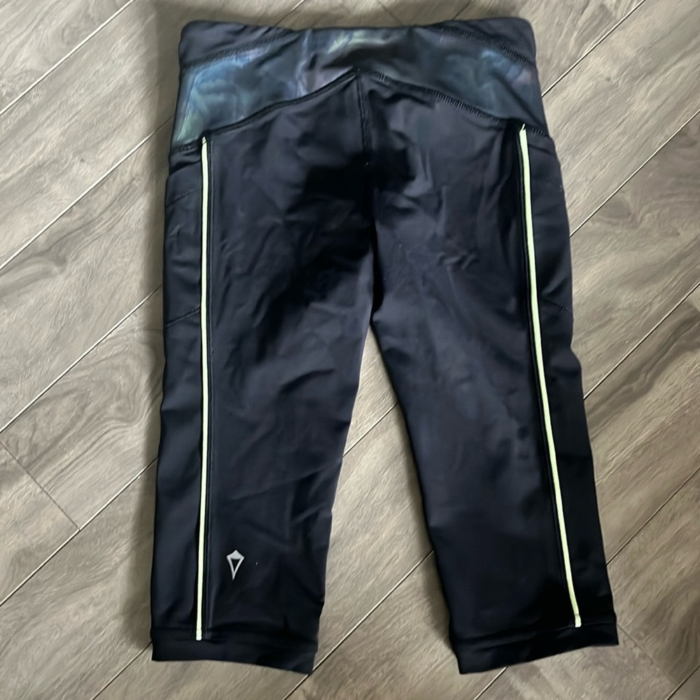 Ivivva by Lululemon Crop Pants